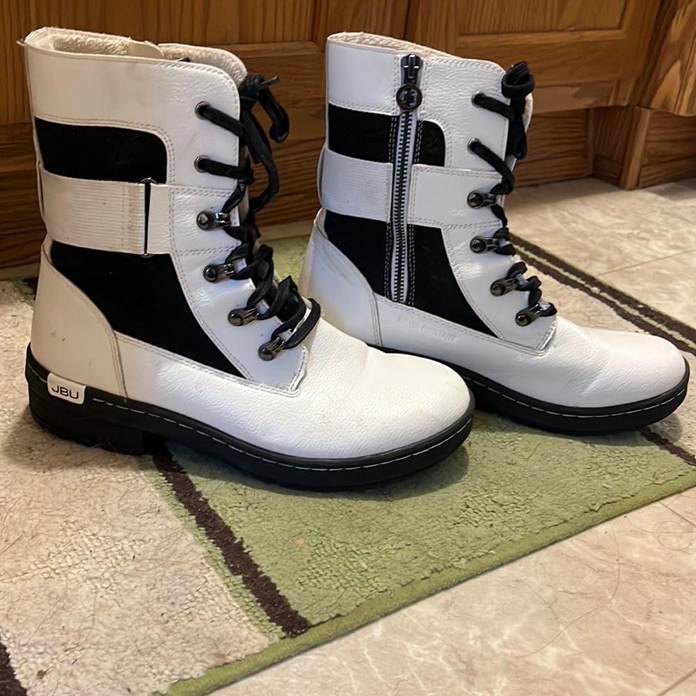 Womens waterproof boot